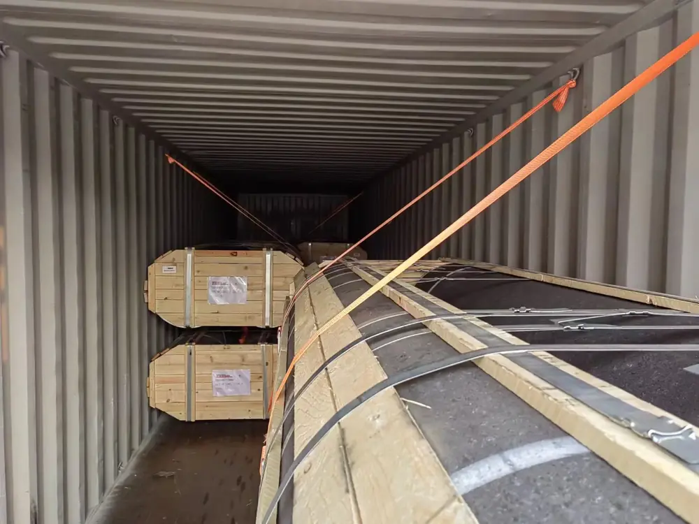 Graphite electrode packed inside container